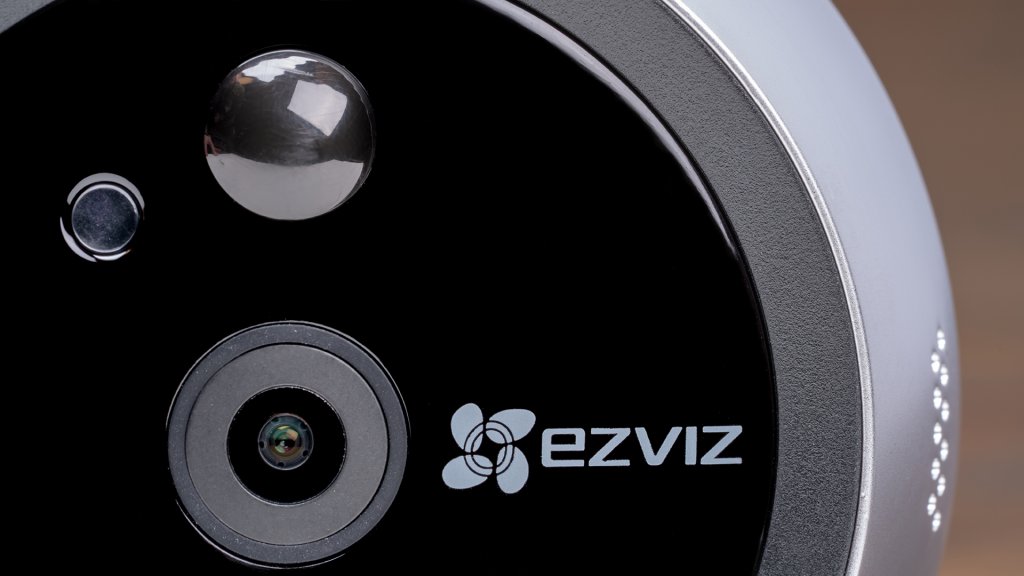 With a 124° FOV and night vision capabilities, the DP1 smart peephole from EZVIZ allows for remote viewing of visitors from a greater distance. 