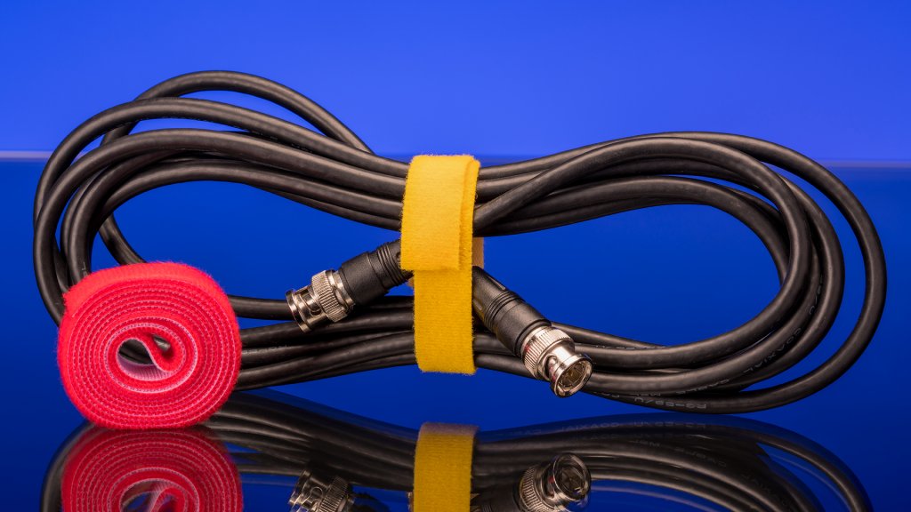 For long, unruly cables, Label-the-Cable's Roll Straps are the perfect solution, packaged as a single 1 meter strap, but easily cut down to suit your needs.