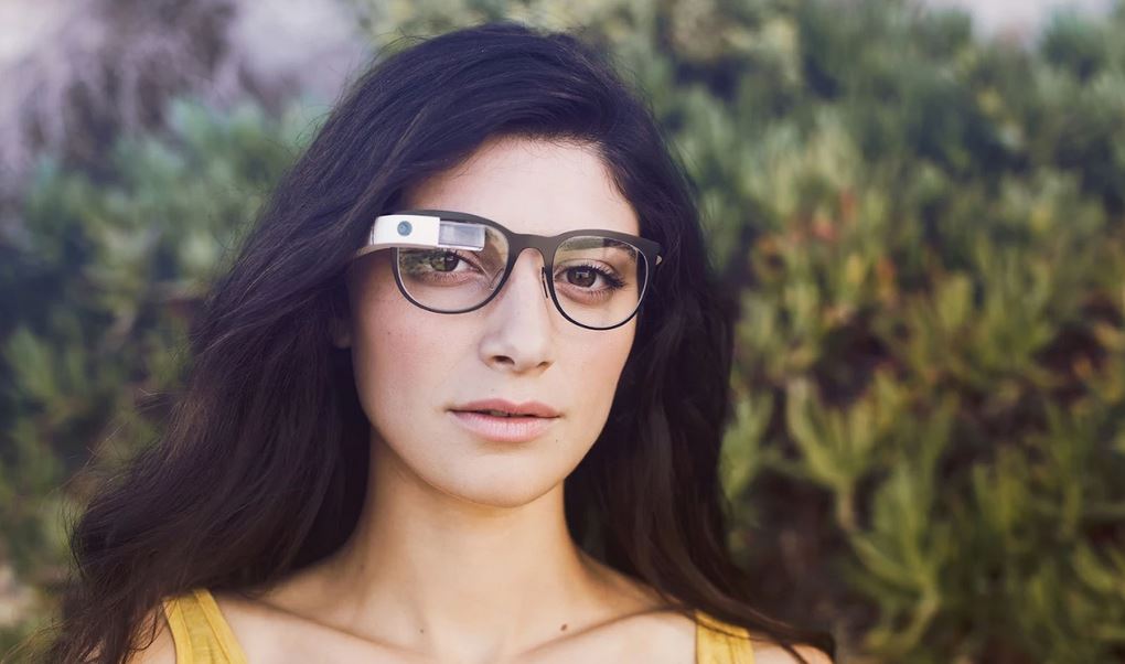 Intel will soon be powering Google Glass.